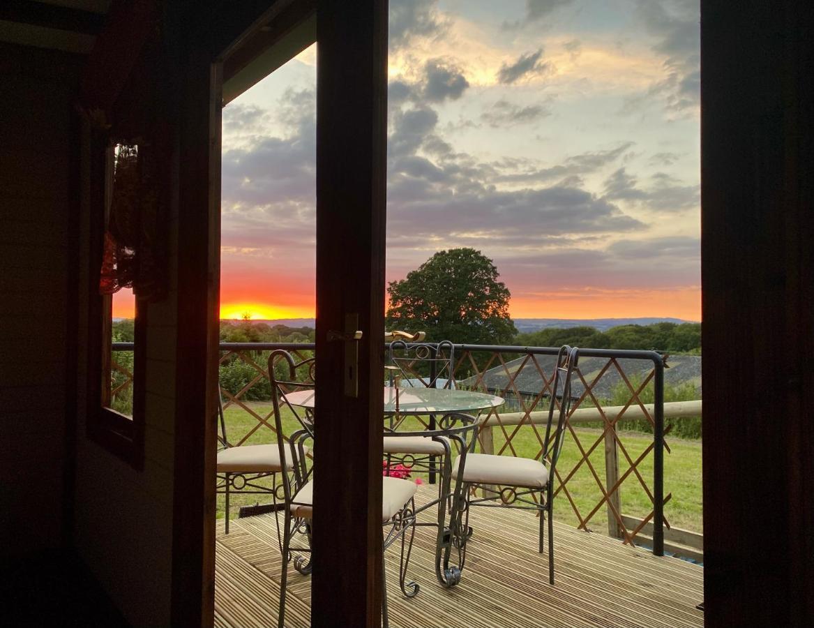 Cherry Tree Glamping Lodge Wellington  Exteriér fotografie