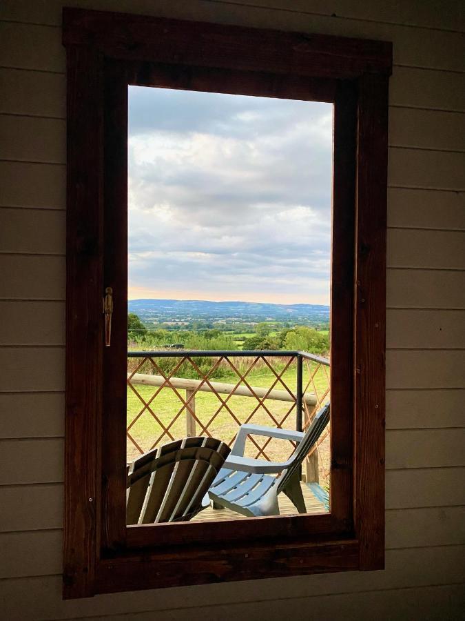 Cherry Tree Glamping Lodge Wellington  Exteriér fotografie
