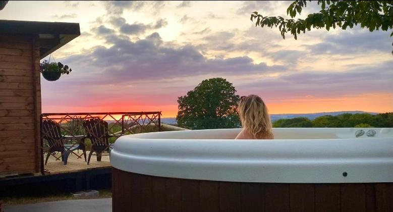 Cherry Tree Glamping Lodge Wellington  Exteriér fotografie