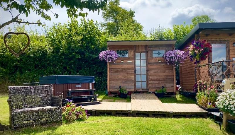 Cherry Tree Glamping Lodge Wellington  Exteriér fotografie